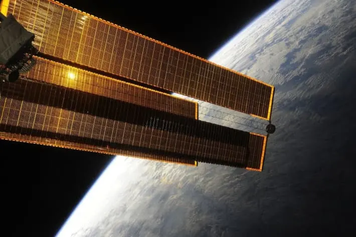 Paneles solares de la estación espacial
